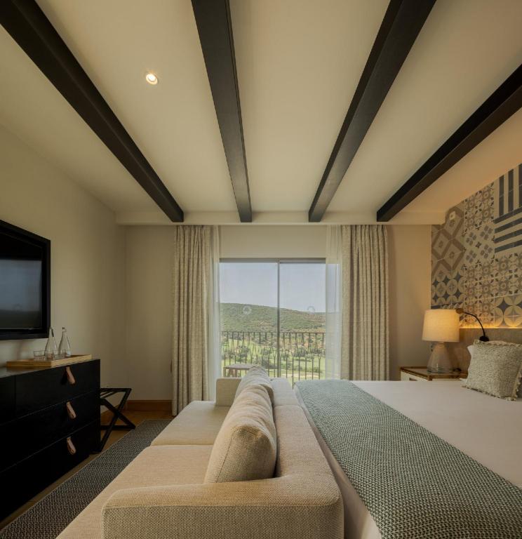 Residence, Double Bed, Valley View