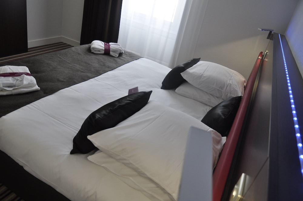 Mercure Angouleme Hotel de France 27/72