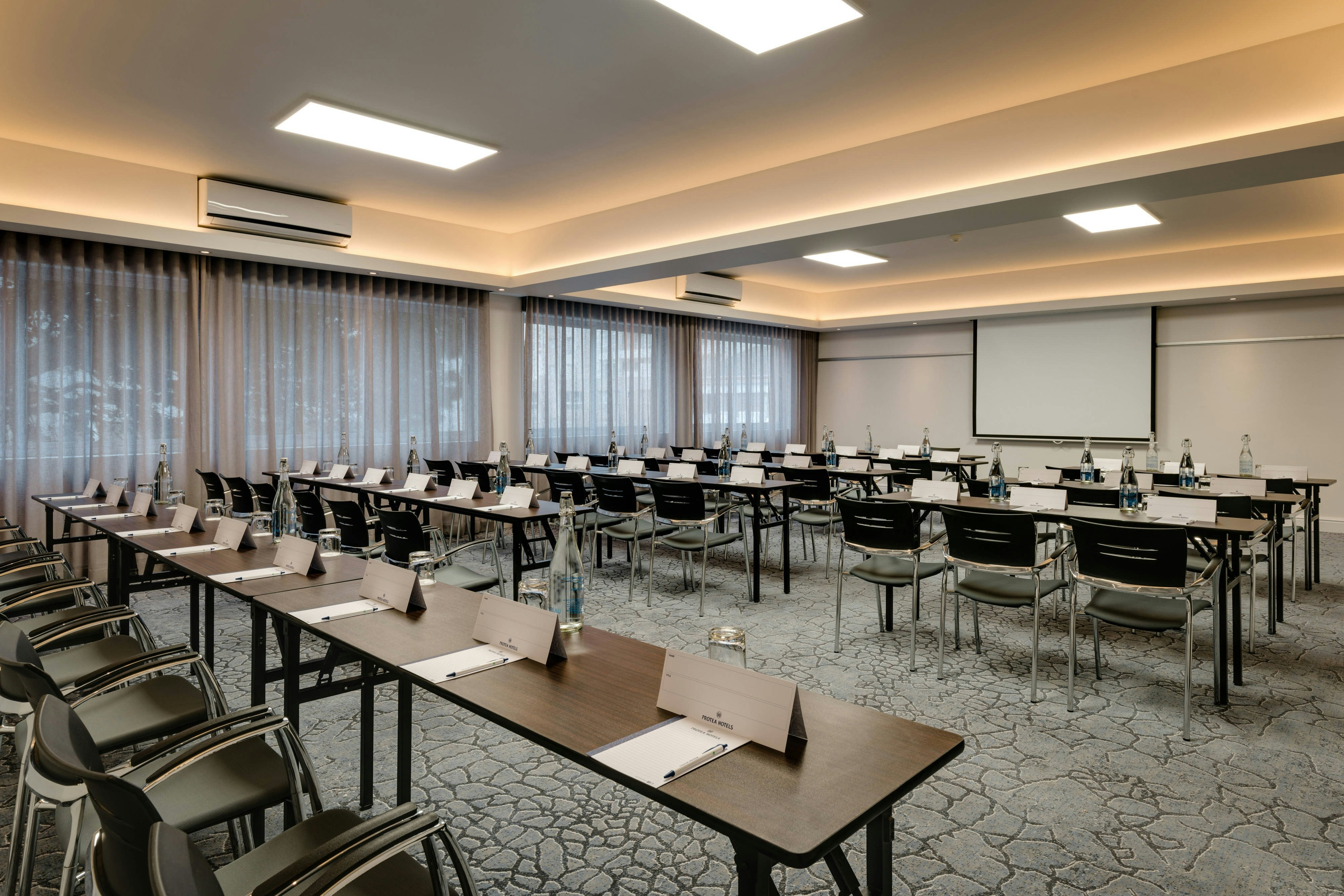 Protea Hotel by Marriott Cape Town Sea Point 35/38