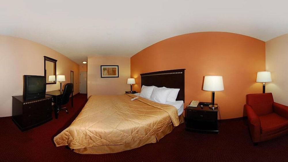 Comfort Inn and Suites Lincoln AL 18/61