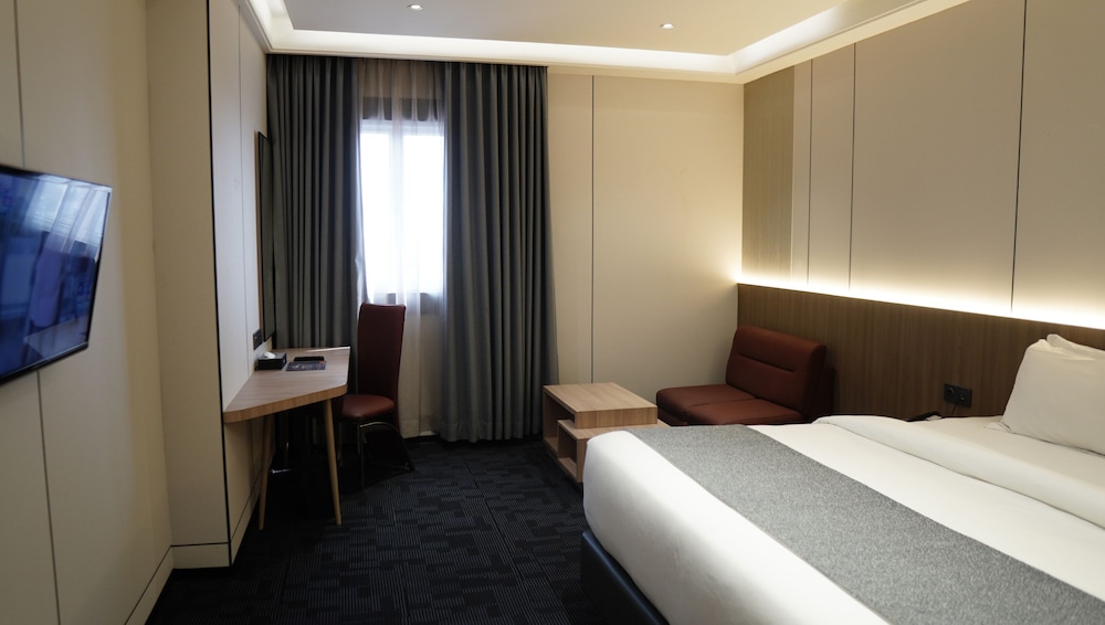 EXECUTIVE, DOUBLE BED
