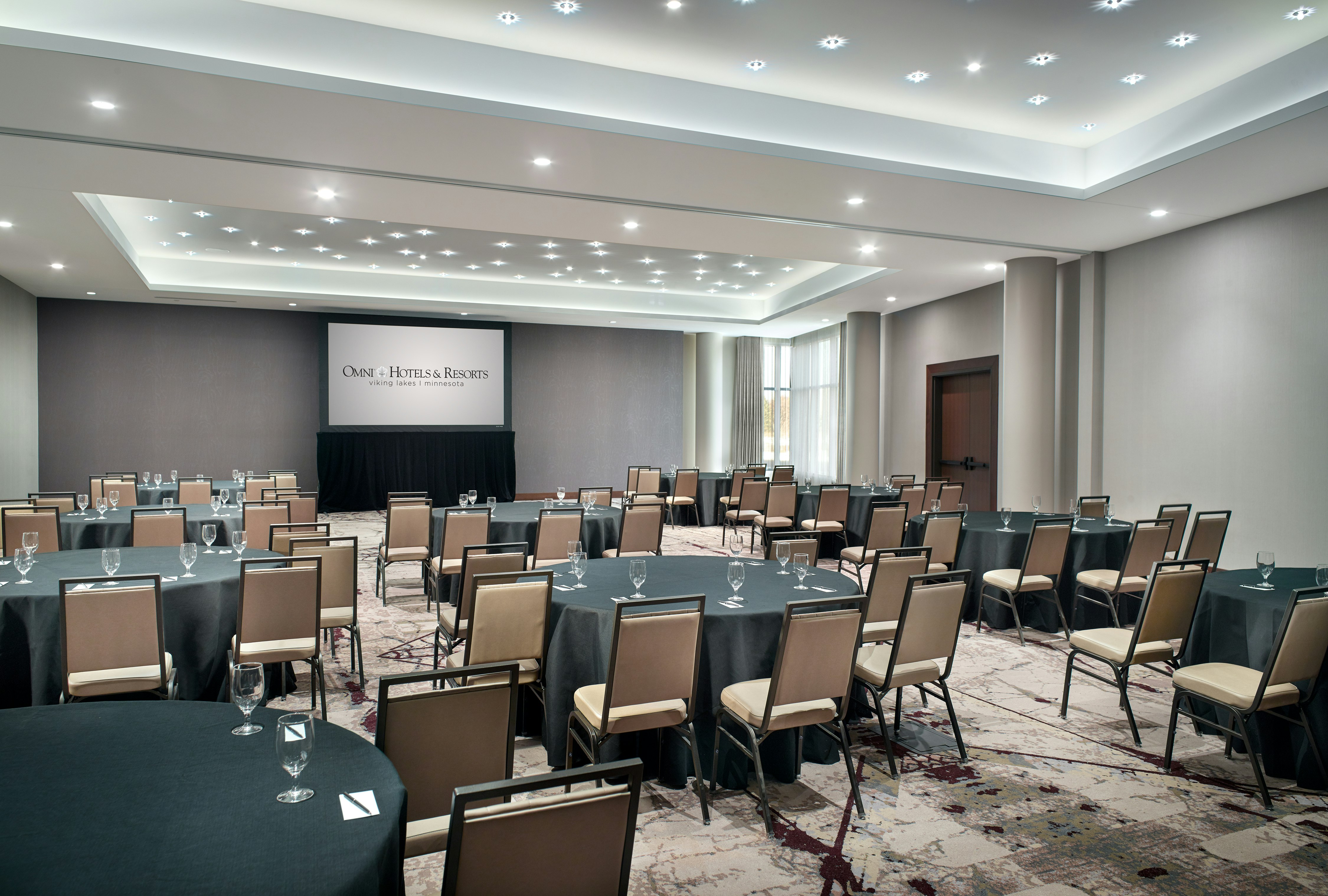 Omni Viking Lakes Hotel 28/39