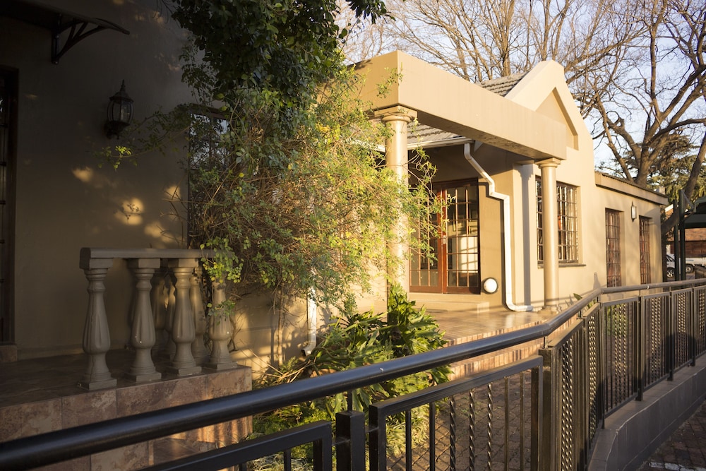Ruth Avenue Guest House 31/34