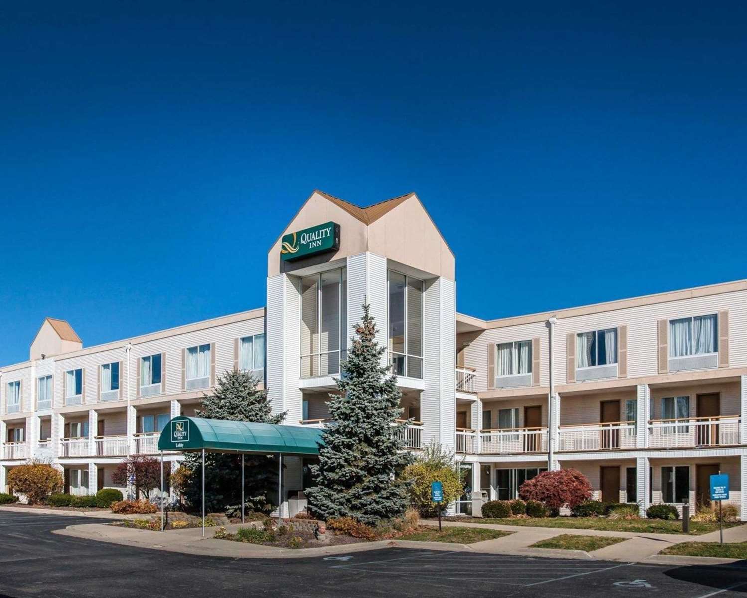 Quality Inn Holland - Toledo 1/31