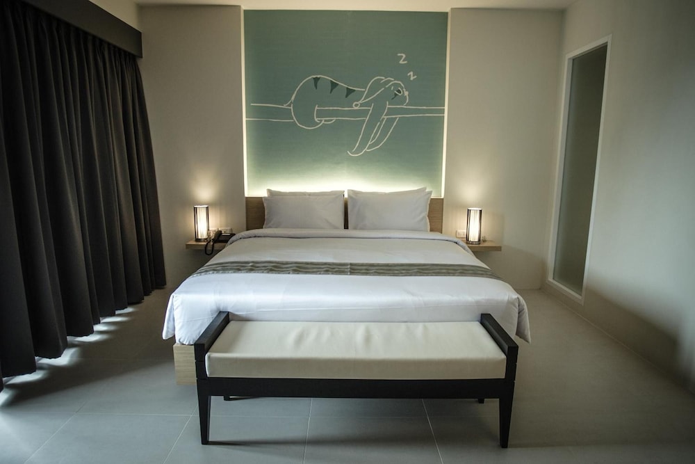 Tiras Patong Beach Hotel 9/28