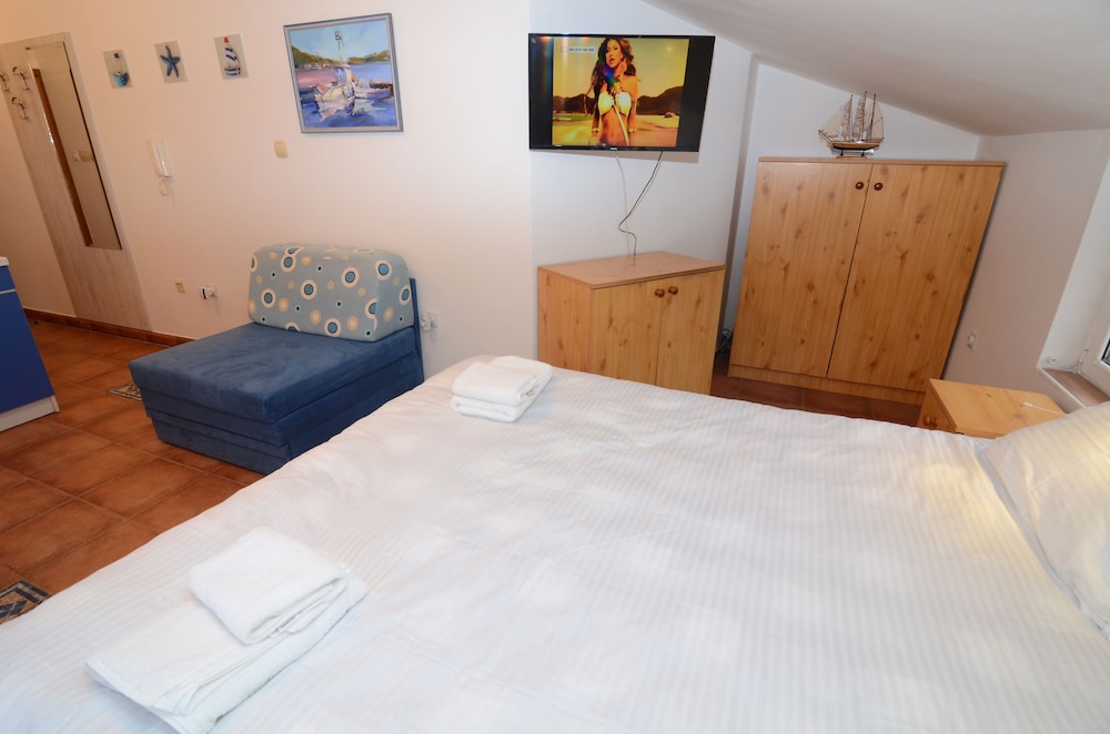Maritimo Apartments 17/50