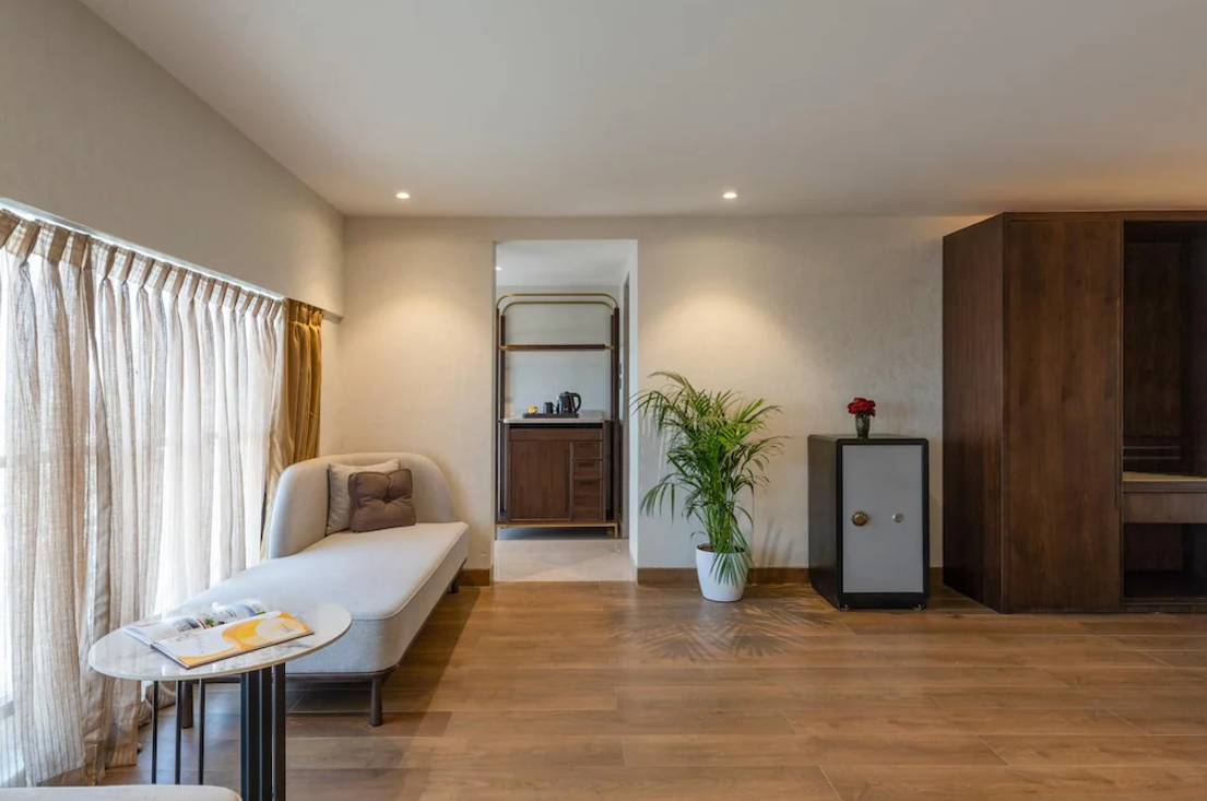 Clarks Inn Suites Hyderabad 20/24