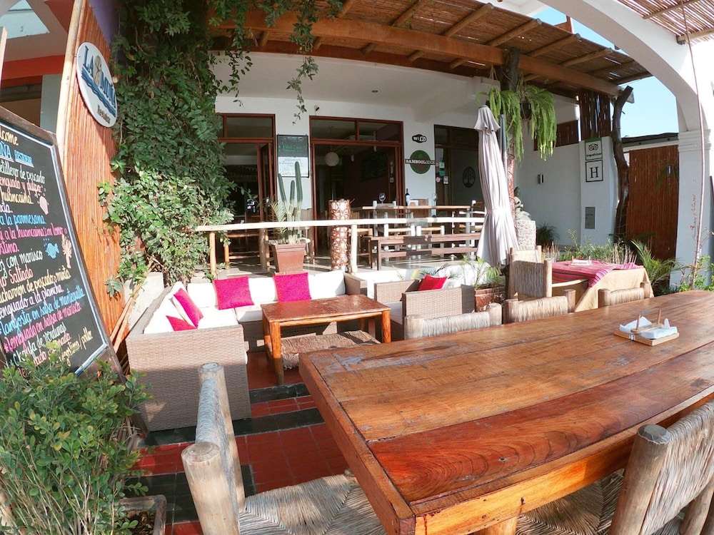 BAMBOO LODGE PARACAS 36/52