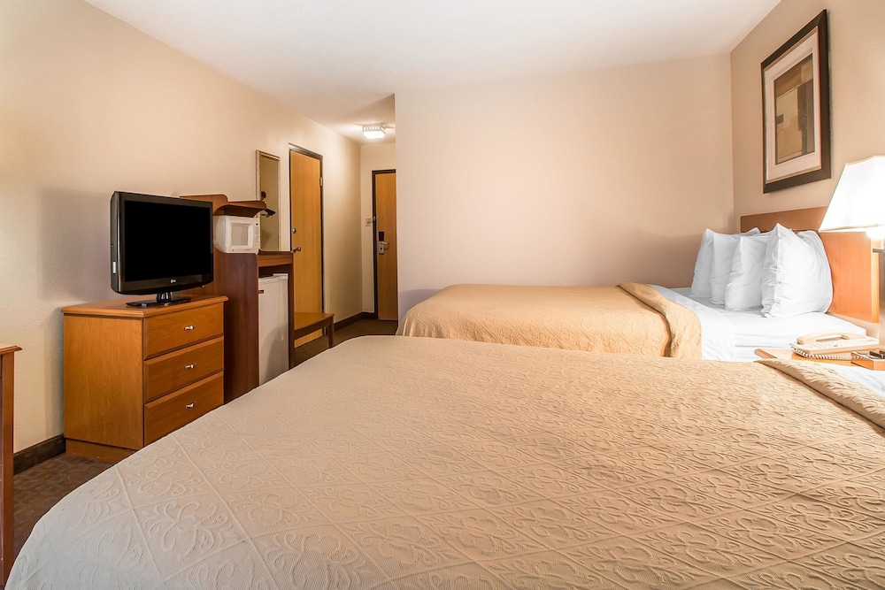 Quality Inn Morris I-80 24/45