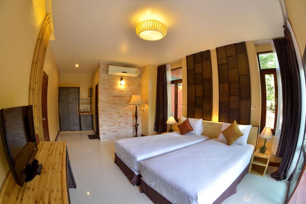 Palm Leaf Resort 13/54