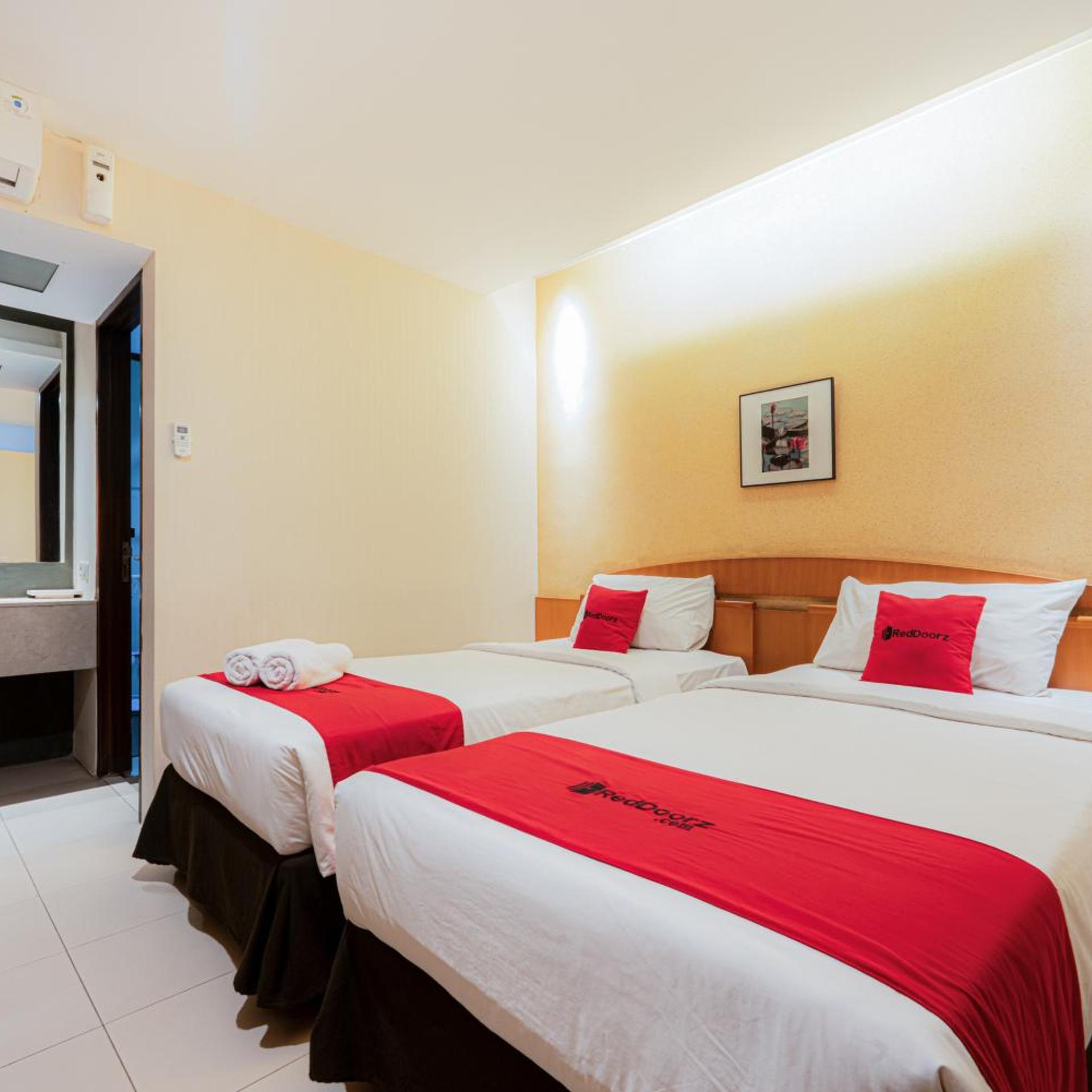 غرفة بسرير مزدوج، RedDoorz Plus @ Cipaganti Street 3 4/9