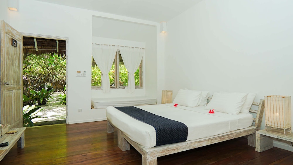 DELUXE, DOUBLE BED