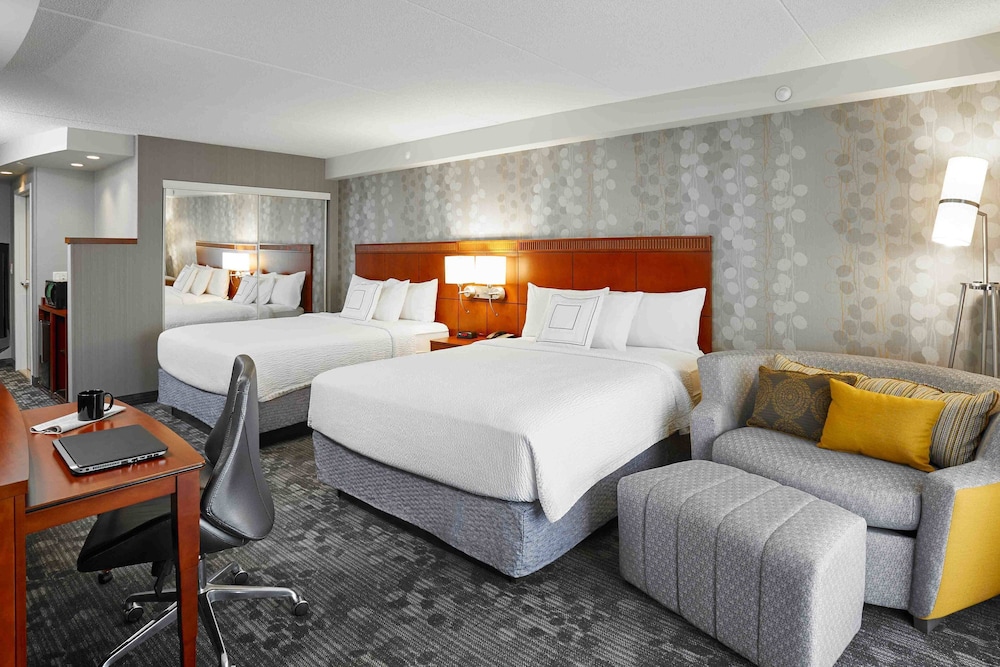 Courtyard By Marriott Toronto Brampton 7/43