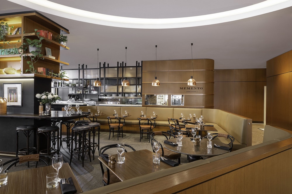 Mantra 2 Bond Street Sydney 46/62