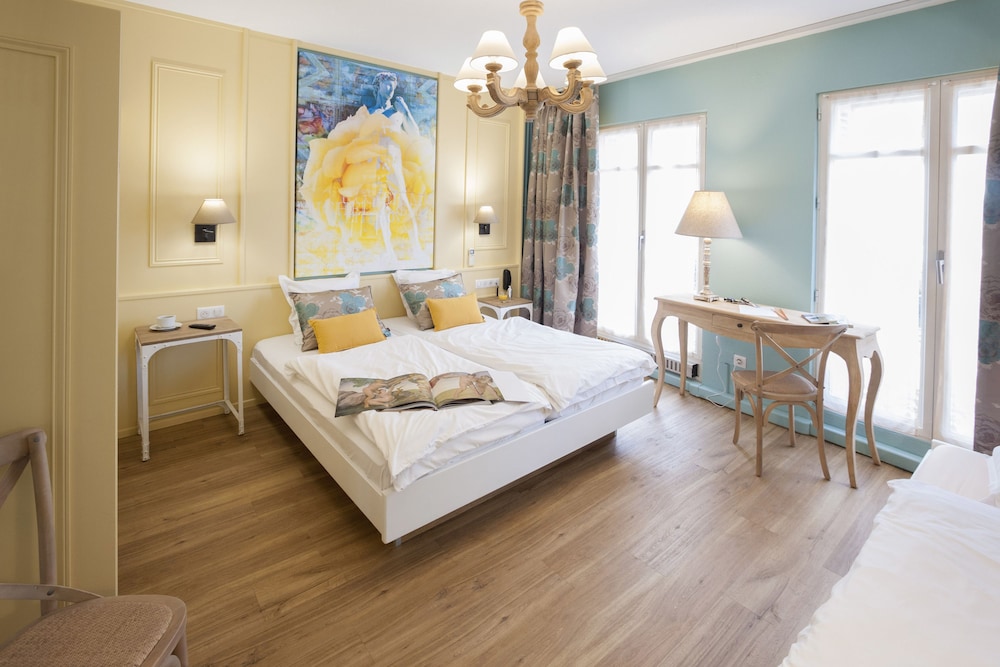 Hotel Roses Ex Hotel Aux Trois Roses 22/70