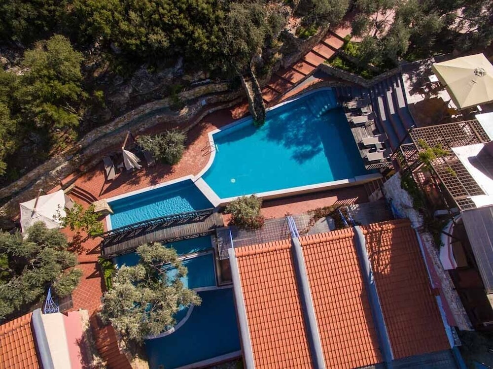 Kallisti Apartment Hotel 32/38