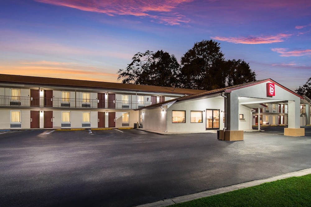 Red Roof Inn St George, SC 4/24