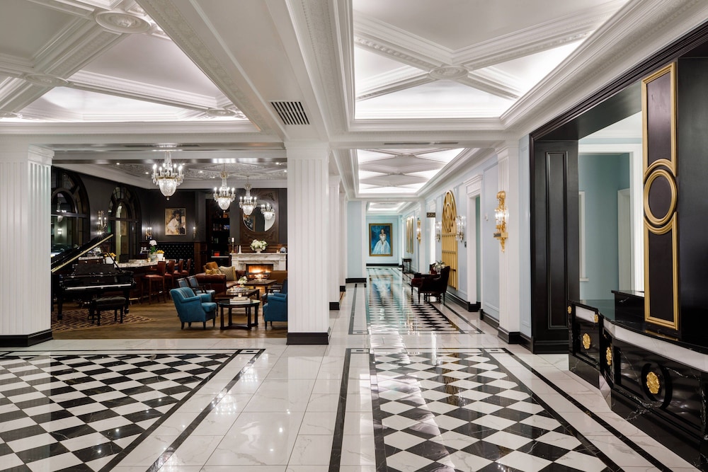 Hotel Carmichael, Autograph Collection 40/71