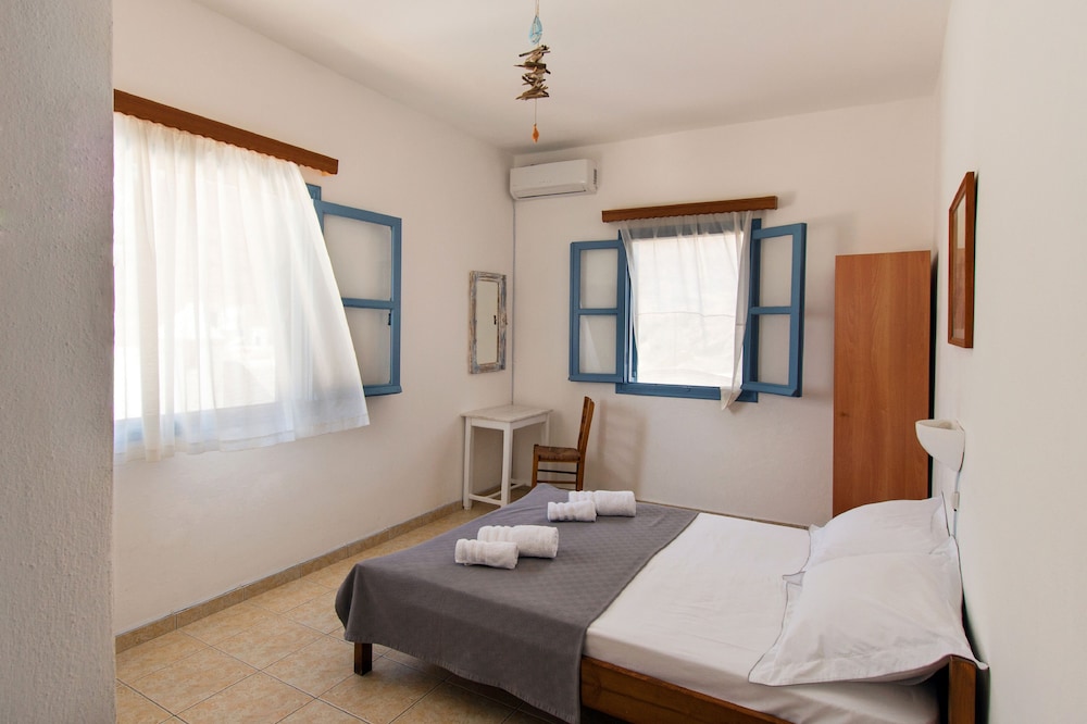 Perigiali Rooms 18/58