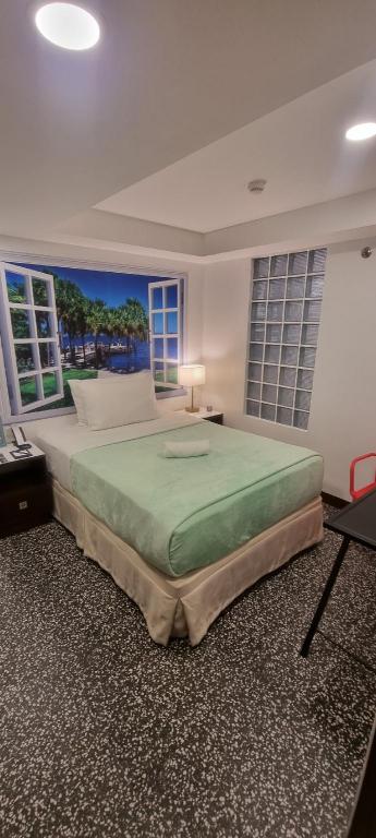One Cristina Suites 30/49