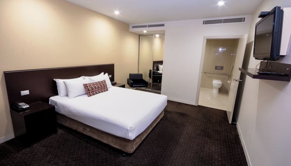 Superior, Queen Bed, Accessible
