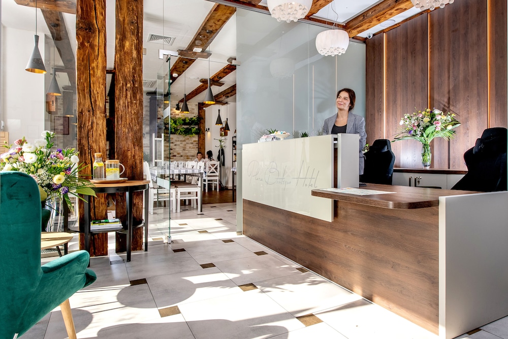 Plaza Boutique Hotel 56/68