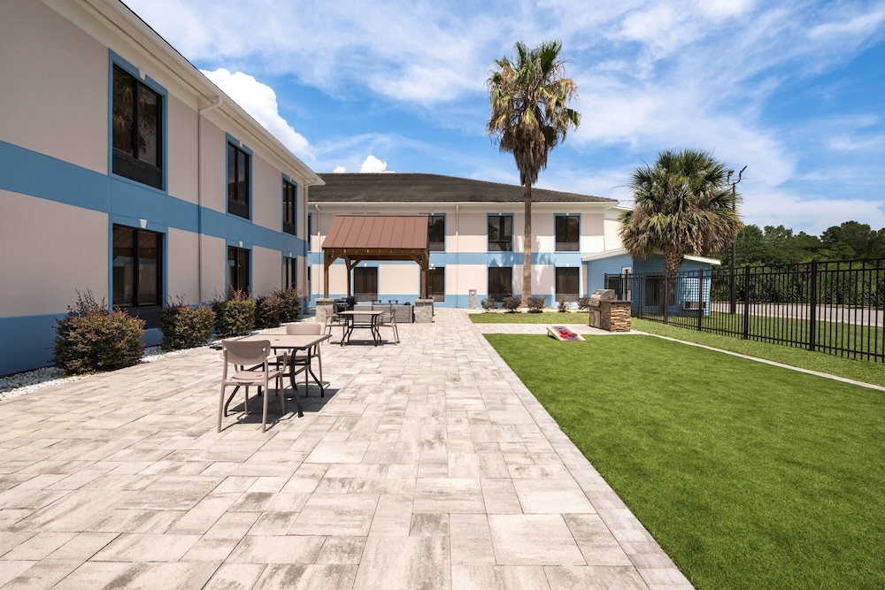 Baymont by Wyndham Savannah/Garden City 54/56