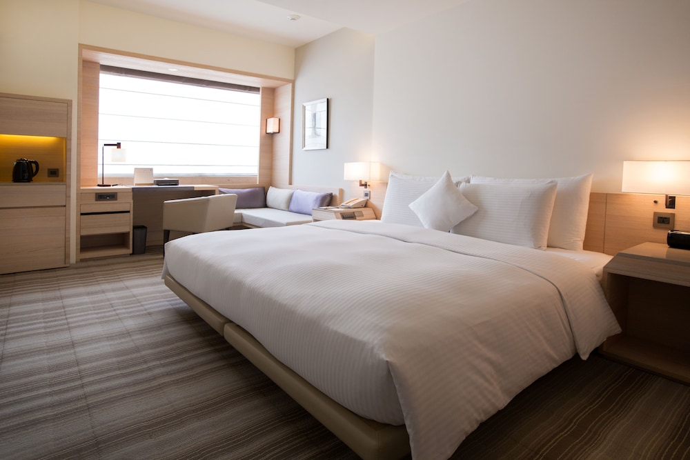 COZY, KING BED