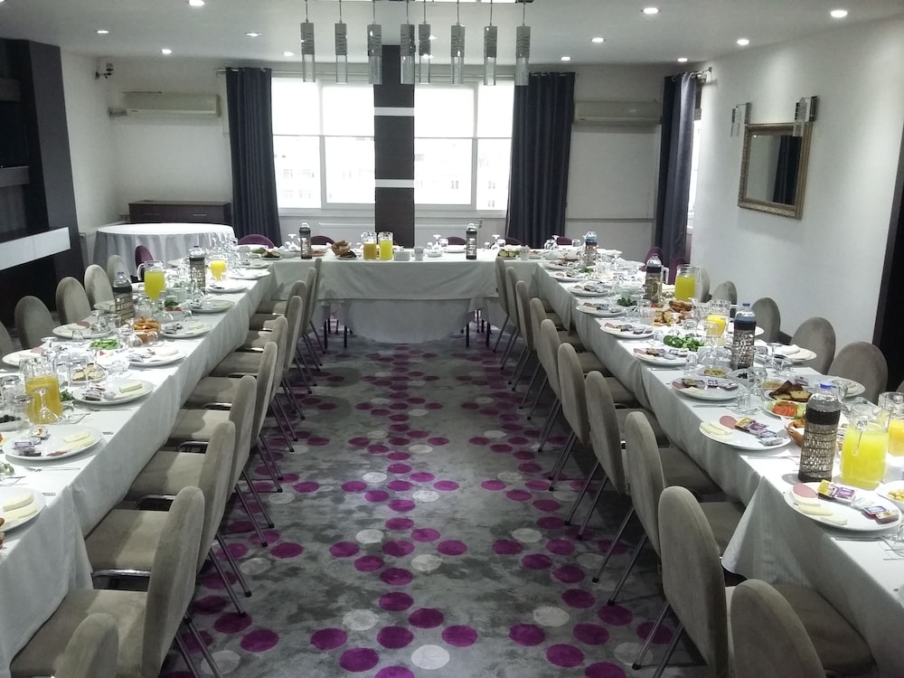 Hande Hotel 54/60