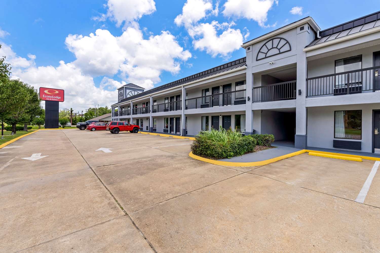 Econo Lodge Inn & Suites Ocean Springs - Biloxi 16/21
