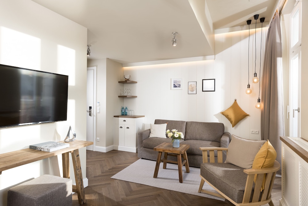 Loev Hotel Rugen 64/70