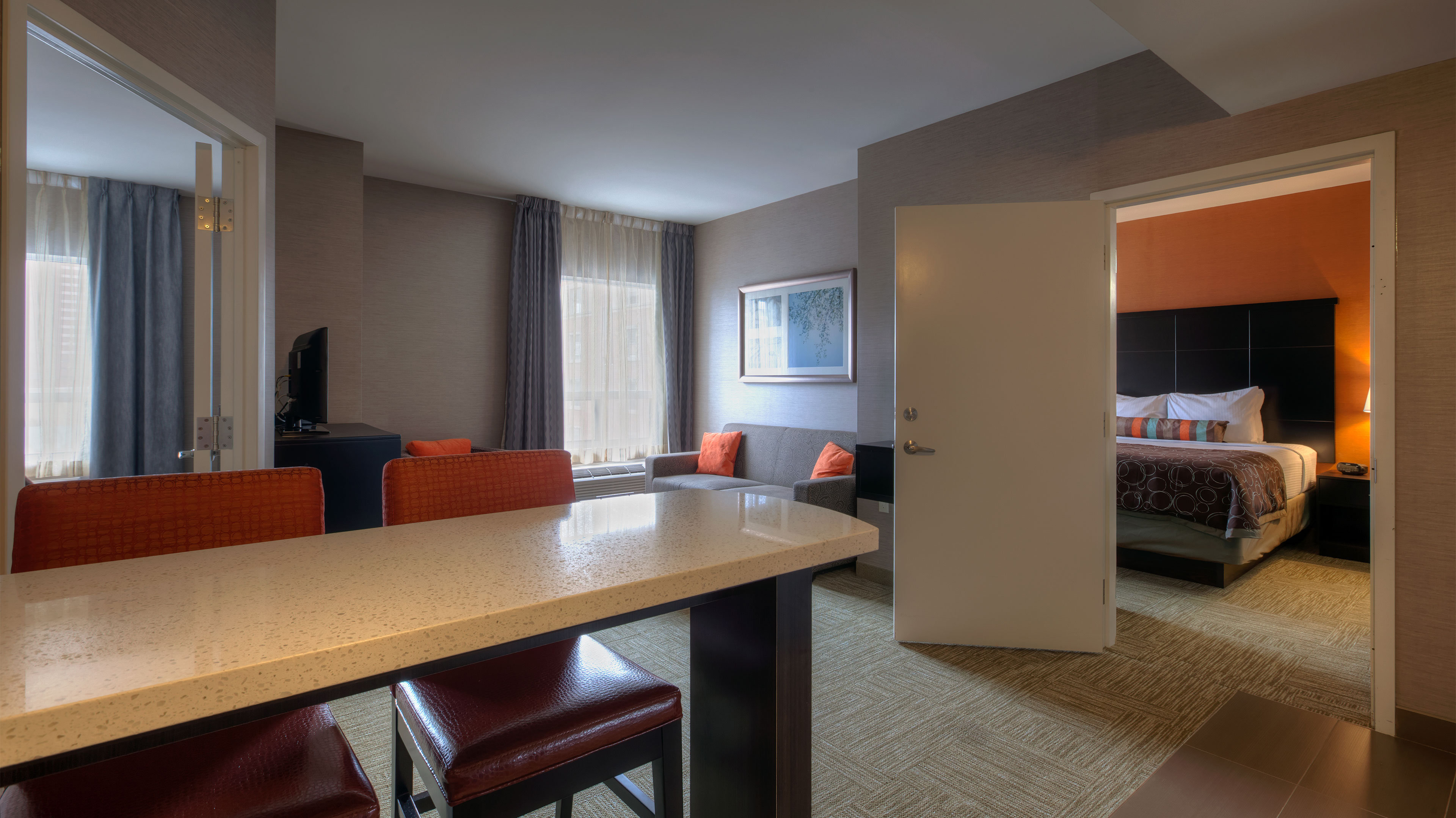 STAYBRIDGE SUITES HAMILTON - DOWNTOWN 22/80