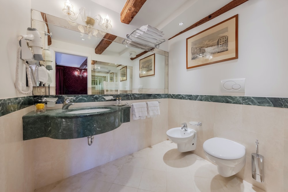 Classic, King Bed, Ca Dell Arte Hotel 10/10