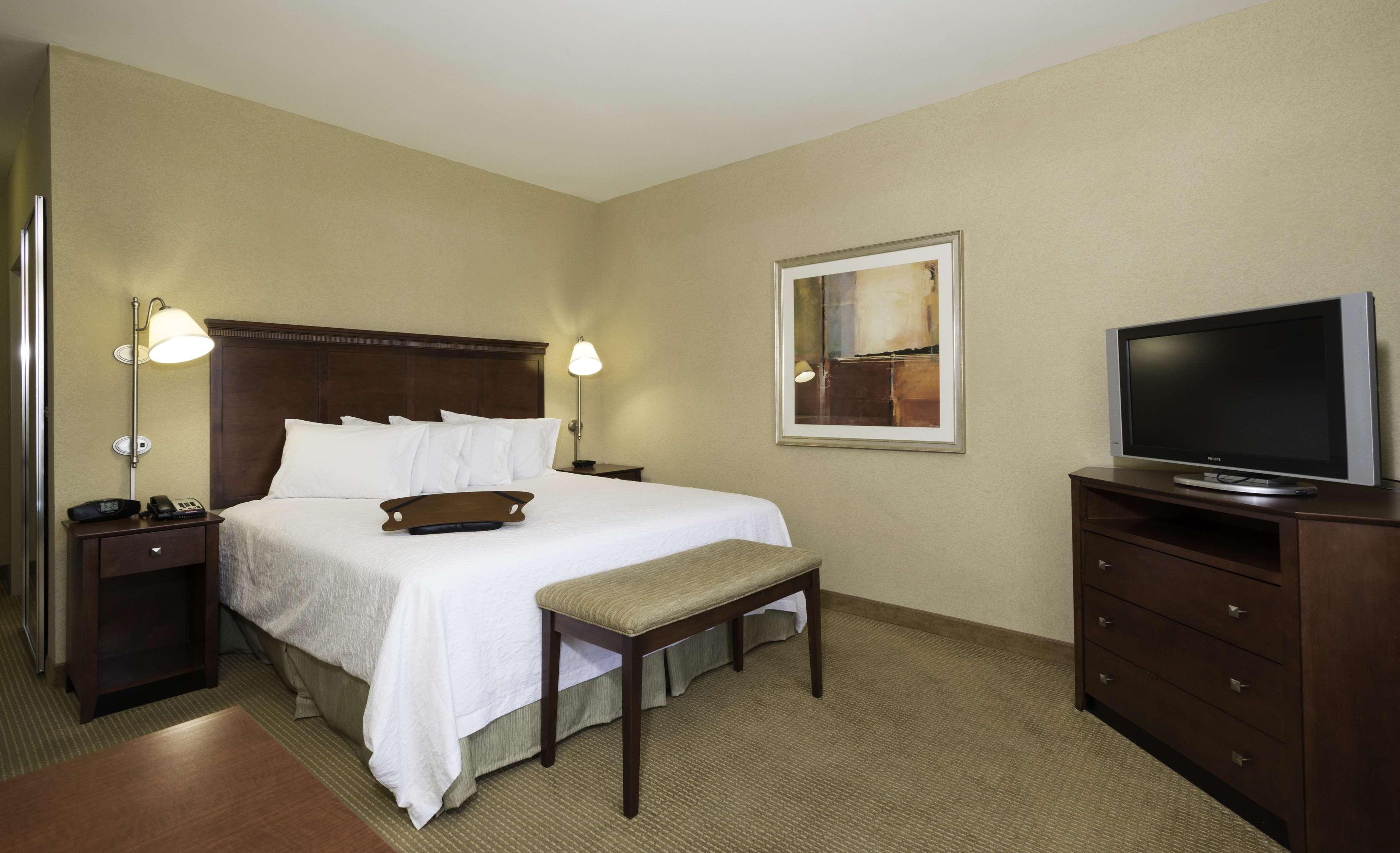ROOM, KING BED, PELOTON