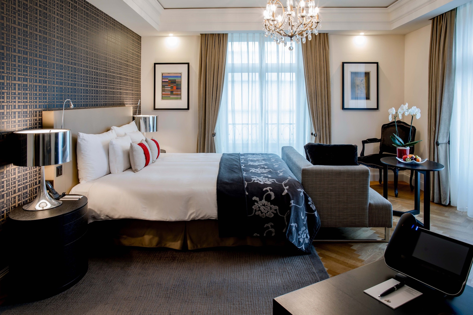 1 Bedroom, Boutique, Suite, 1 King and 1 Single Beds