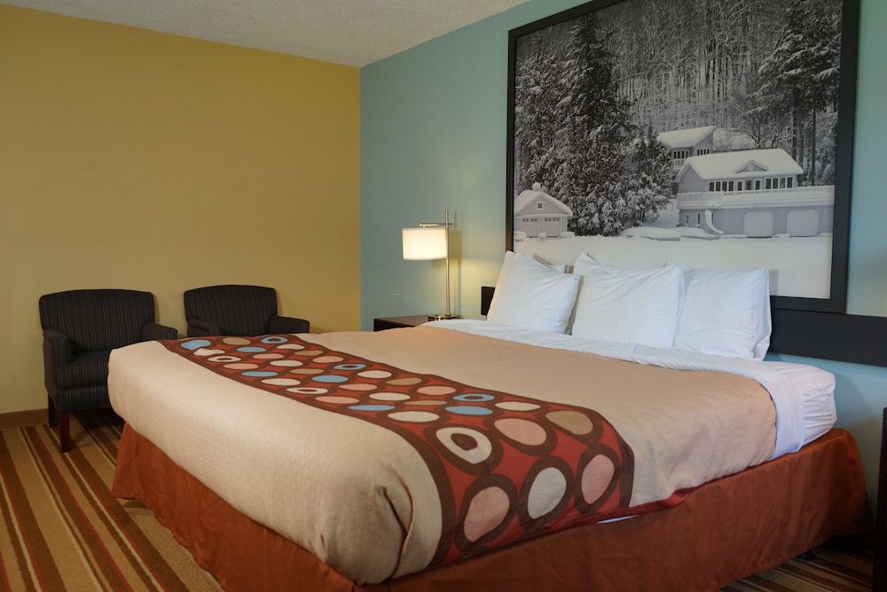 Jolly Roger Inn & Resort 11/50