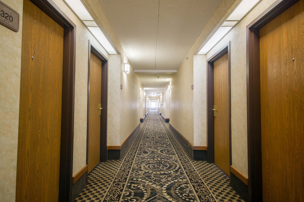 Humphry Inn Suites 4/47