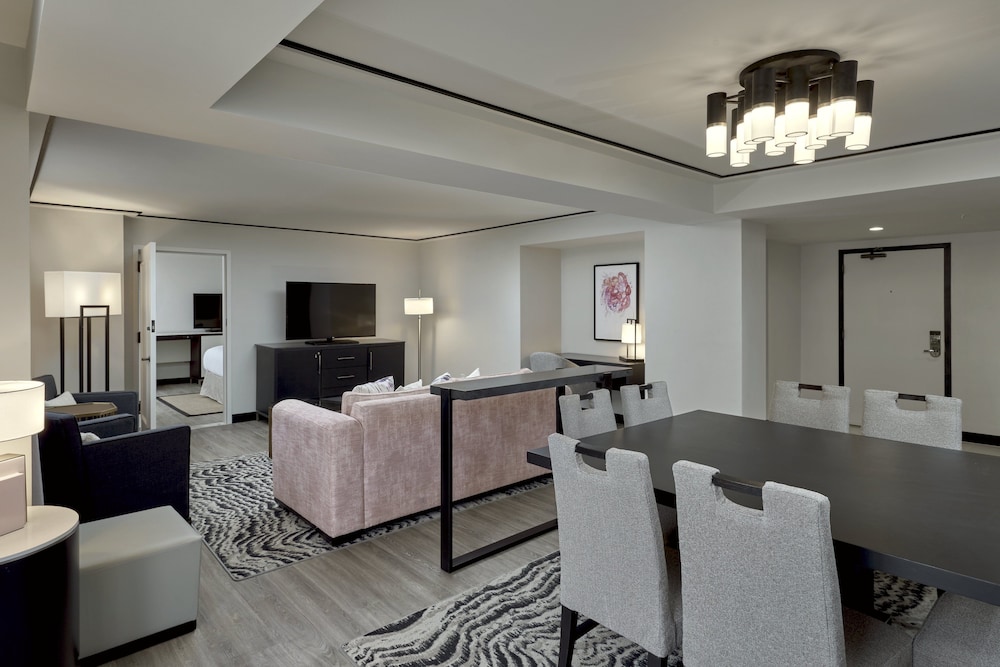 Loews Miami Beach Hotel – South Beach 50/78