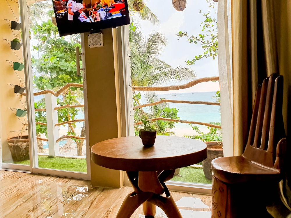 Kaiyana Boracay Beach Resort 25/50