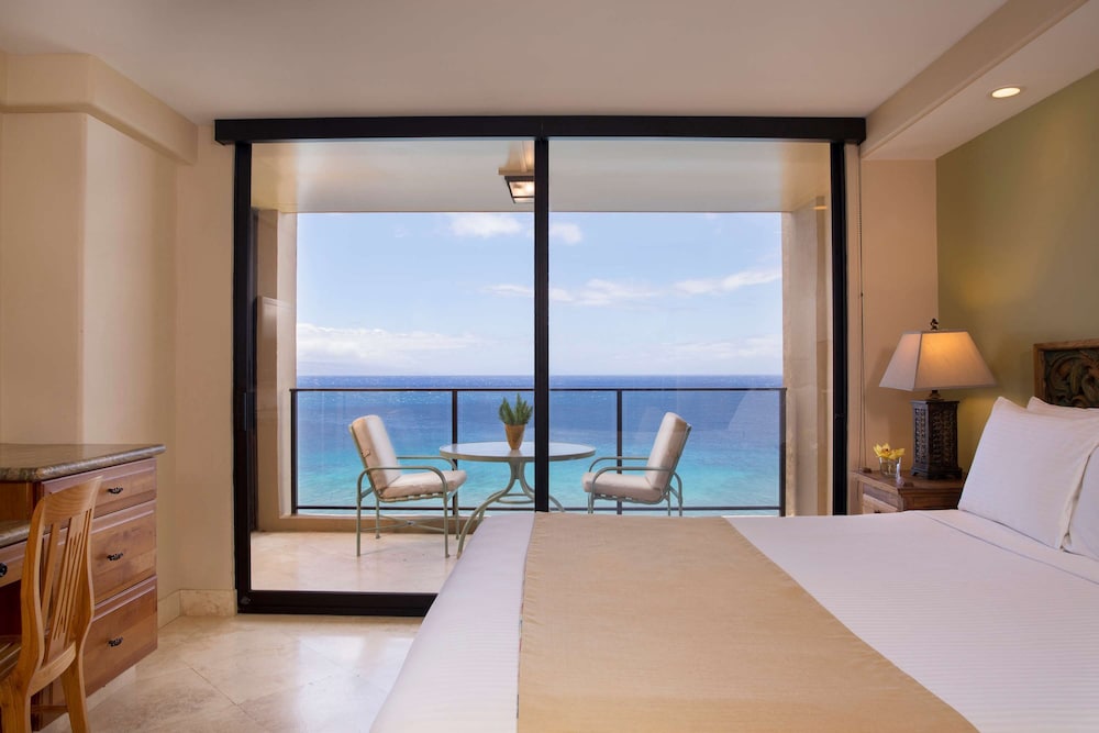PREMIUM, KING BED, OCEAN FRONT