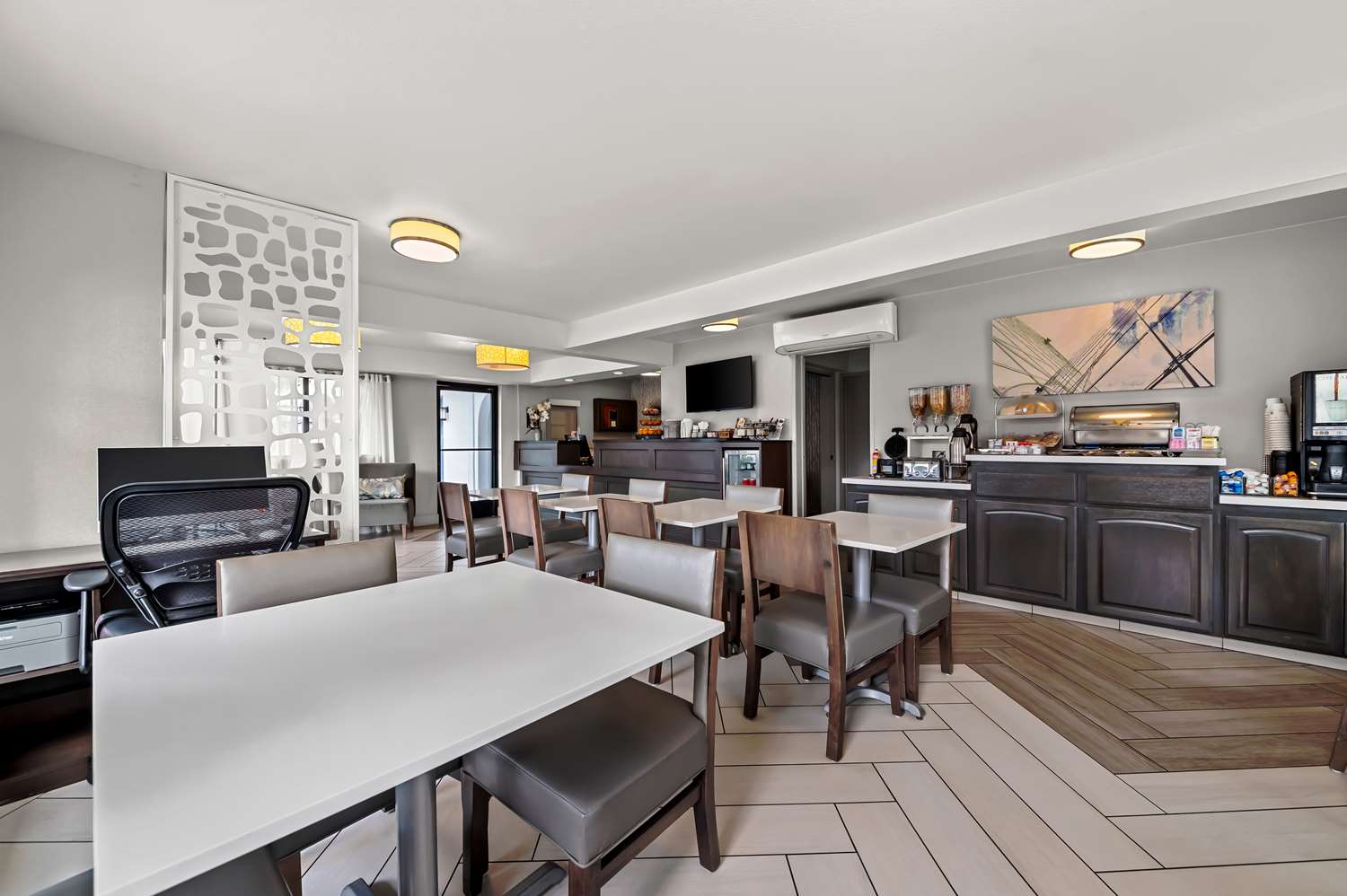 Best Western Los Alamitos Inn & Suites 28/38