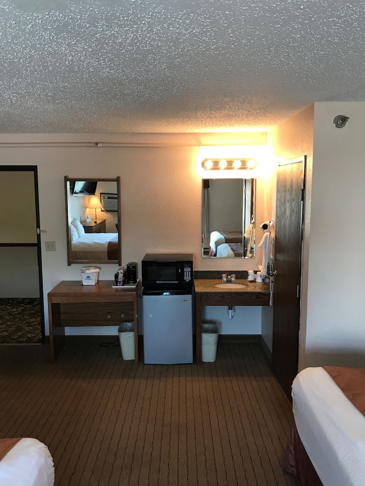 Super 8 by Wyndham Rapid City 37/42