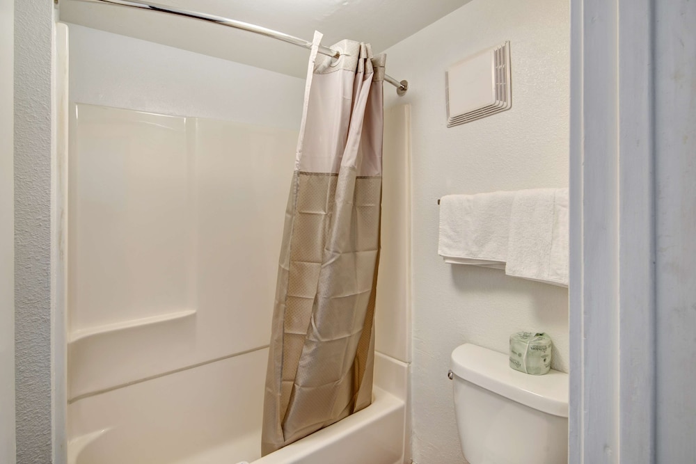 Motel6 Dallas, TX - Forest Lane 40/41
