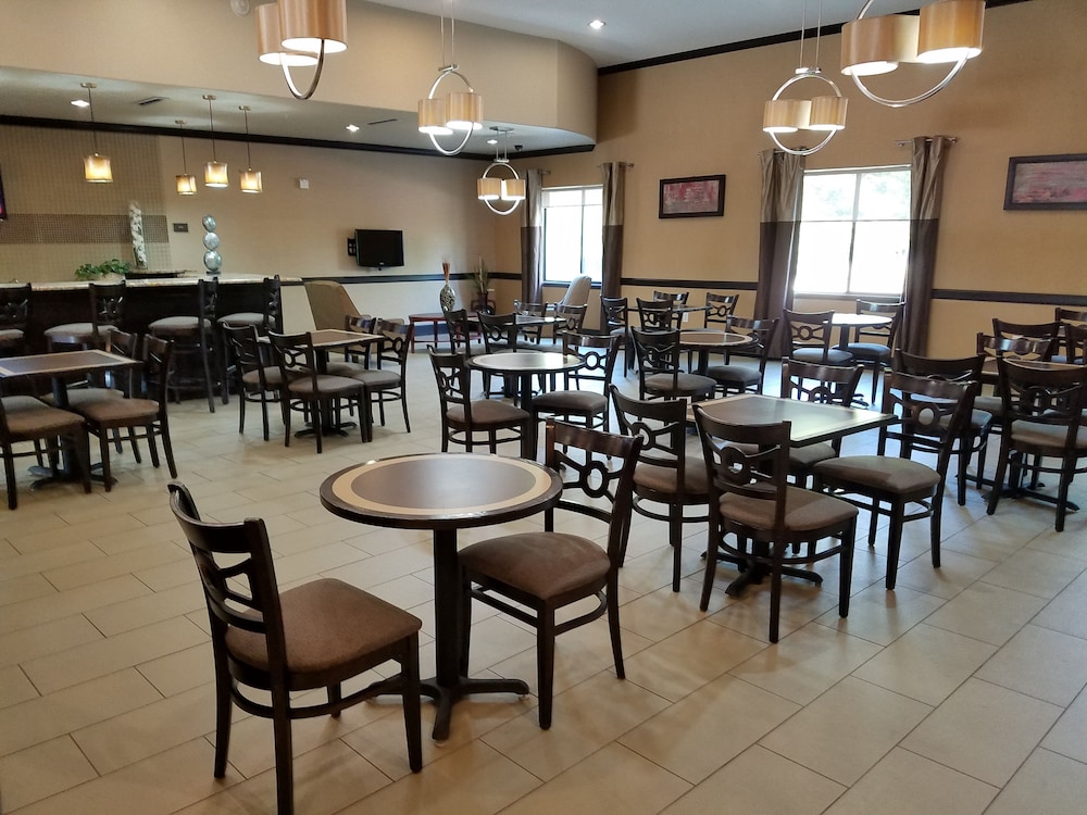 Best Western Plus Texoma Hotel and Suites 36/44