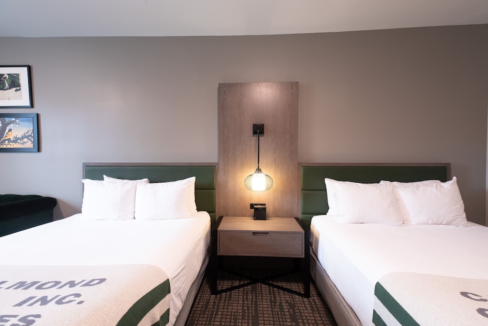 Oxford Suites Paso Robles 19/54