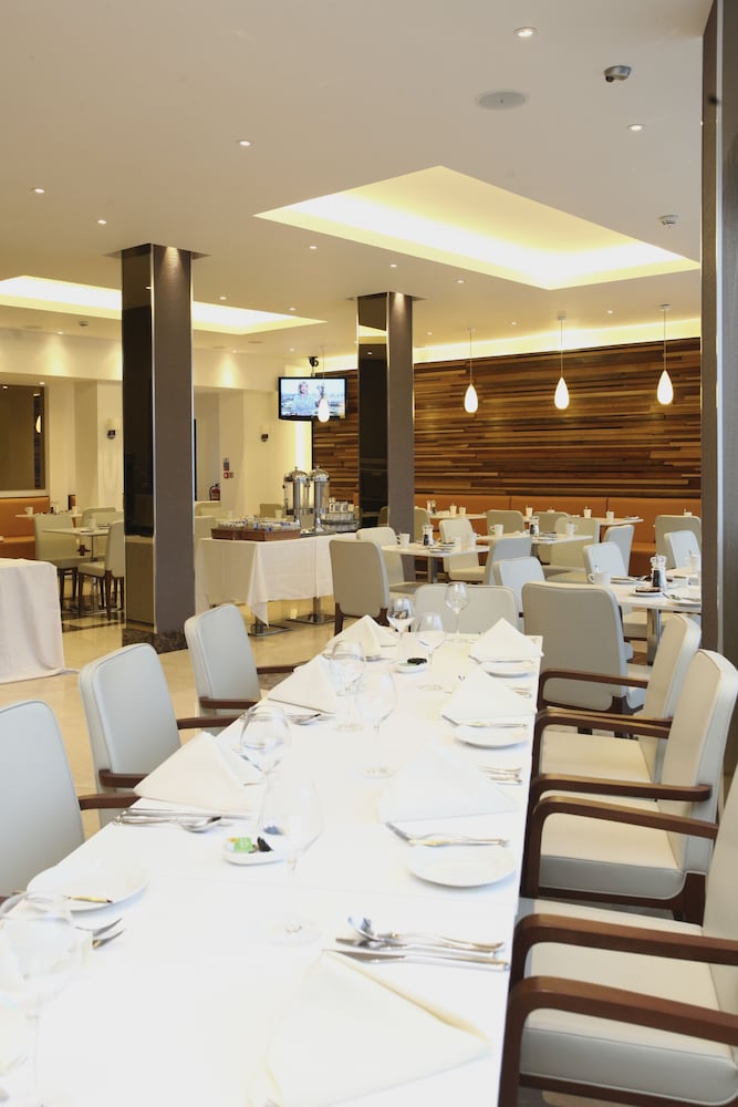 Park Grand London Heathrow 49/58
