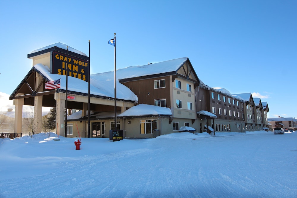 Gray Wolf Inn And Suites 6/67
