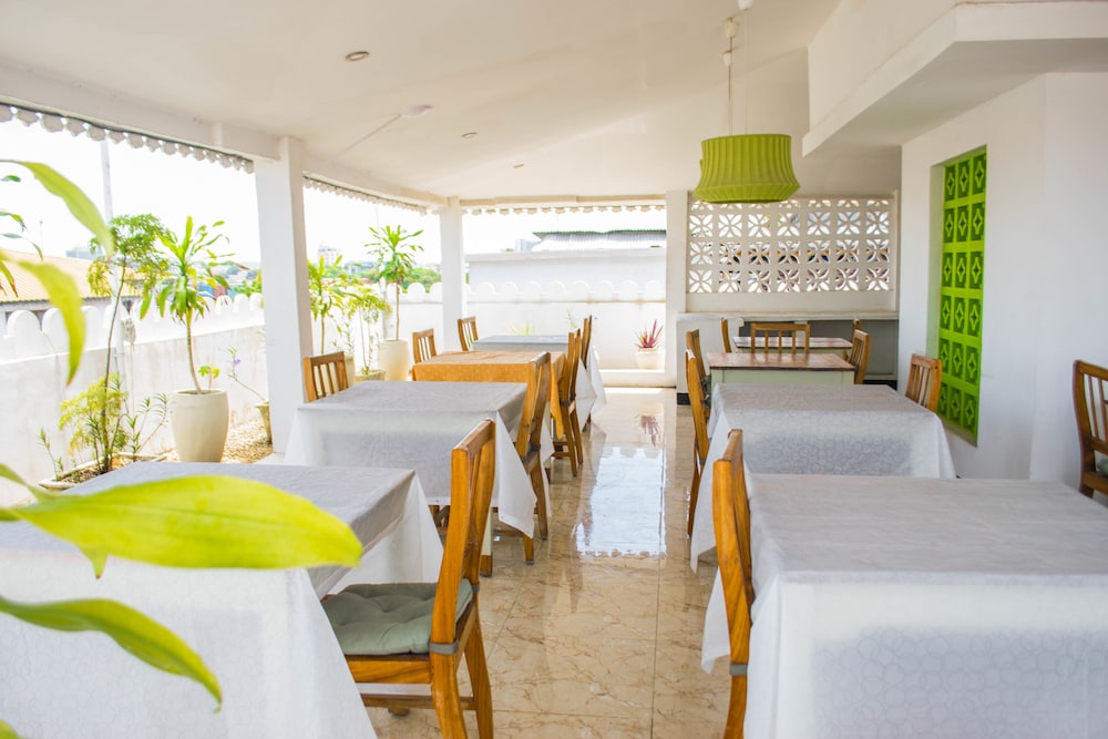 Stonetown View Inn 22/26
