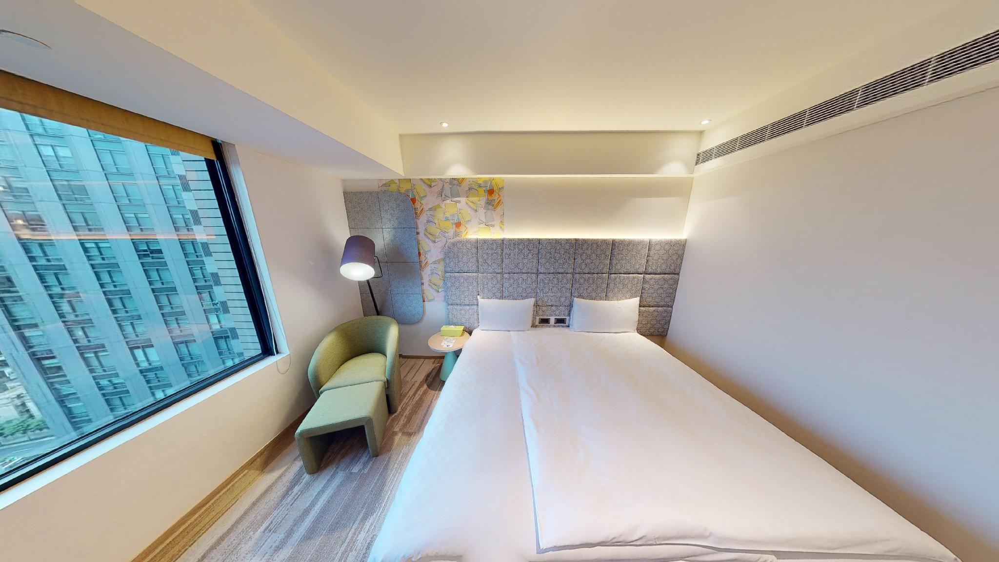 Deluxe, Queen Bed