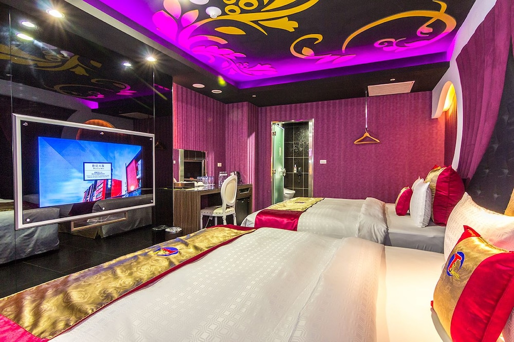 Ting-Shuai Motel 35/68